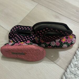 BOGS Kids' Pink Polka Dot and Floral Shoes size 7